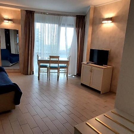 Aparthotel In Orbi Sea Towers Batumi Eksteriør billede