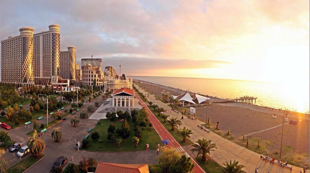 Aparthotel In Orbi Sea Towers Batumi Eksteriør billede