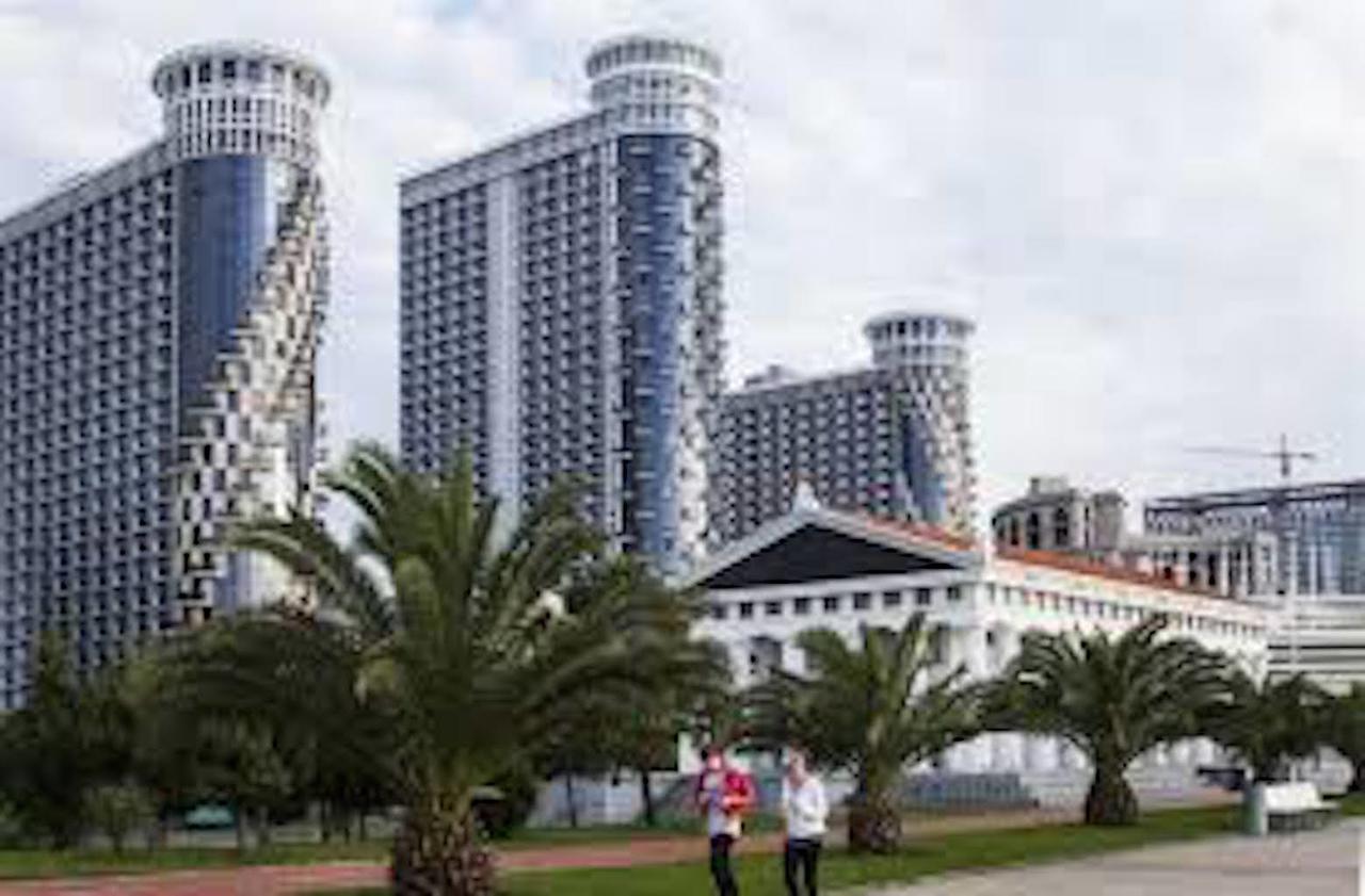 Aparthotel In Orbi Sea Towers Batumi Eksteriør billede