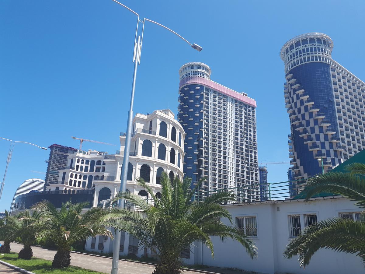 Aparthotel In Orbi Sea Towers Batumi Eksteriør billede